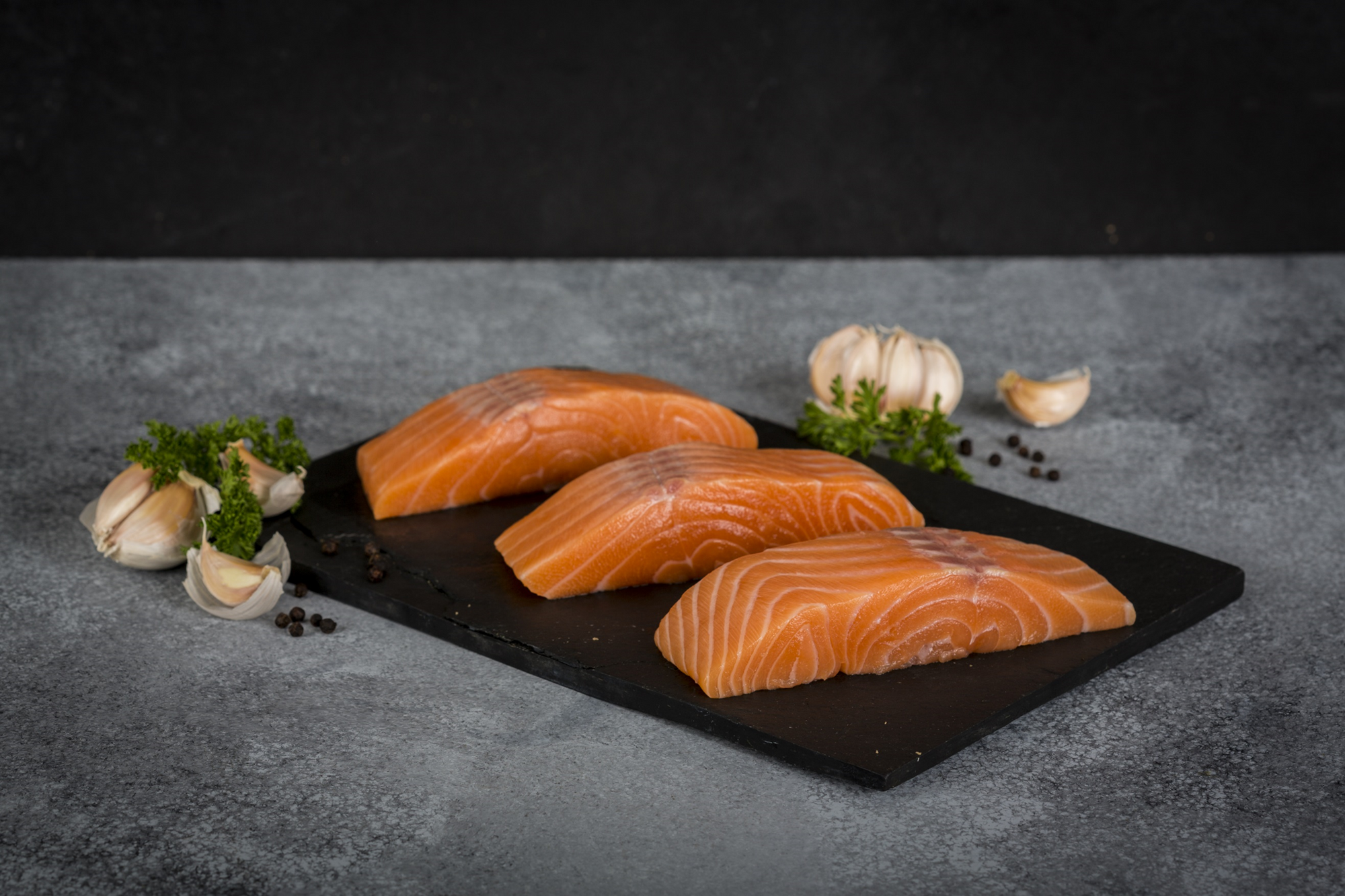 Salmón Atlántico (Salar) congelado - Porciones sin piel (1Kg)