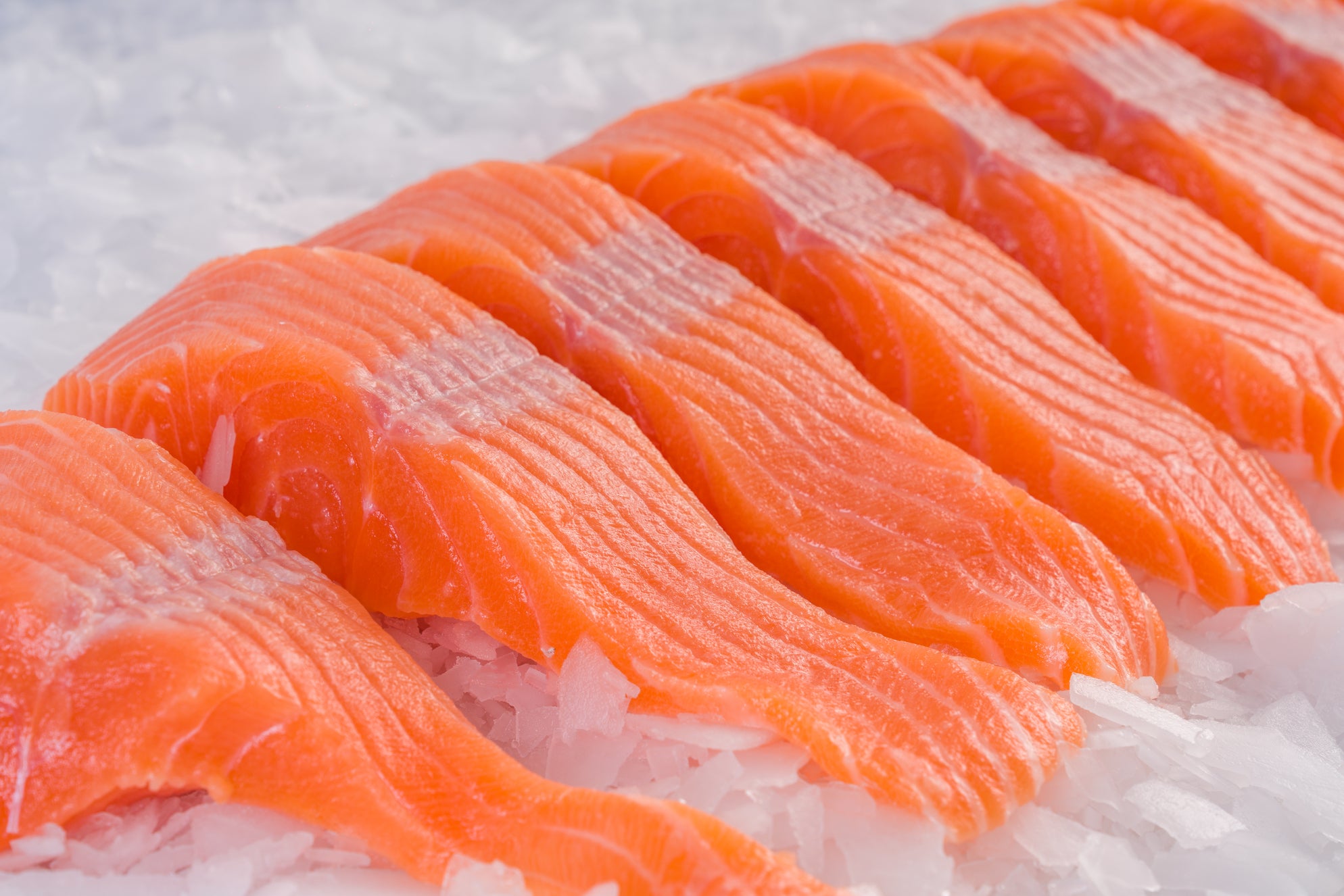 Salmón Atlántico (Salar) congelado - Porciones sin piel (1Kg)